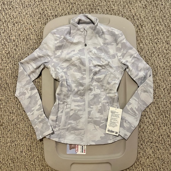 Lululemon Define Jacket *Luxtreme - Picture 6 of 13